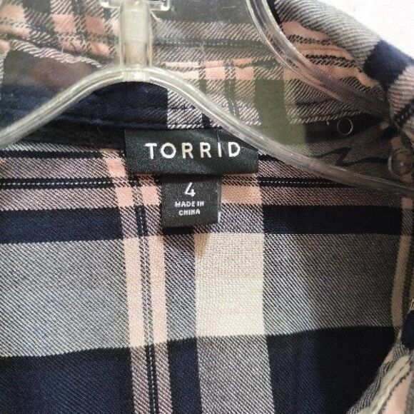 Torrid Shirt Plus Size 4 4X Blue Pink Plaid Rayon Button Front Long Sleeve Soft - Picture 7 of 10